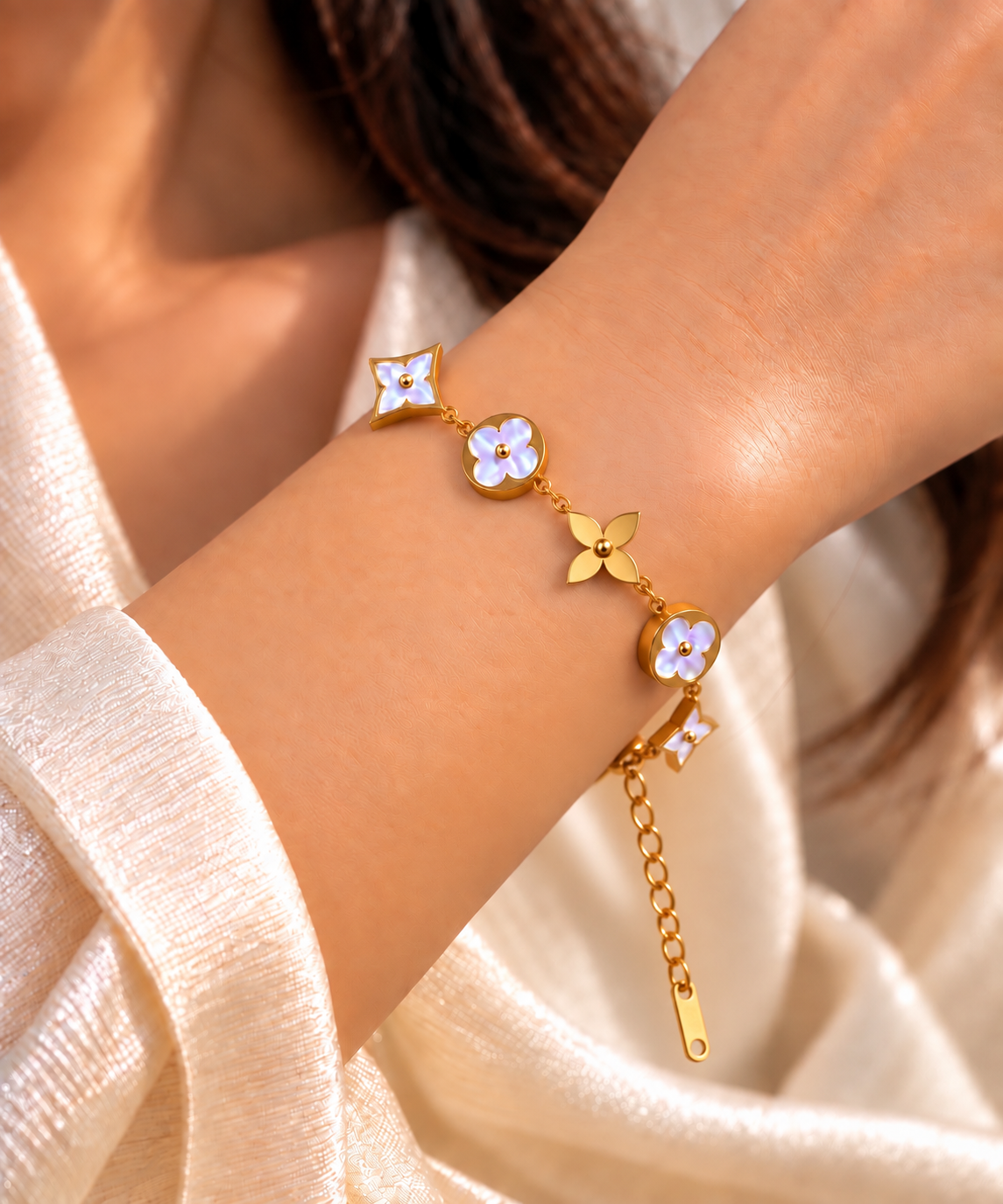 JARSÉA Floral Mother-of-Pearl Bracelet